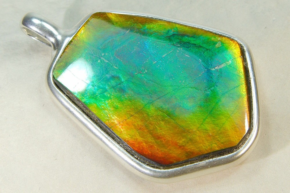 10 vien da quy tu nhien hiem hon ca kim cuong Ammonite 1