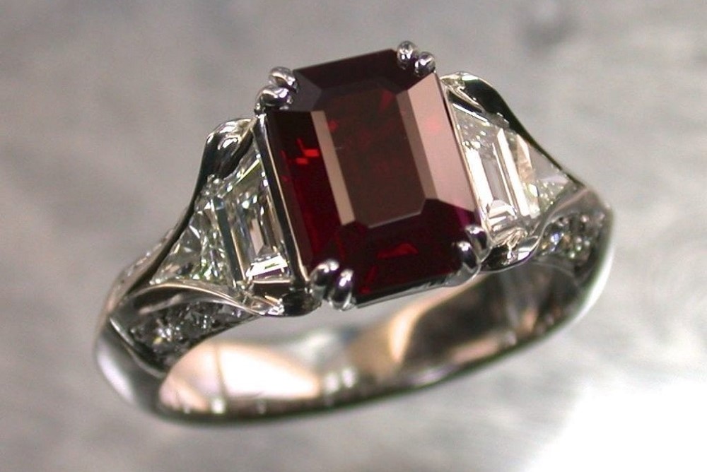 10 VIÊN ĐÁ QUÝ TỰ NHIÊN HIẾM HƠN CẢ KIM CƯƠNG - PHẦN 1 3 10 Viên Đá Qúy Tự Nhiên Hiếm Hơn Cả Kim Cương - Ruby Burma