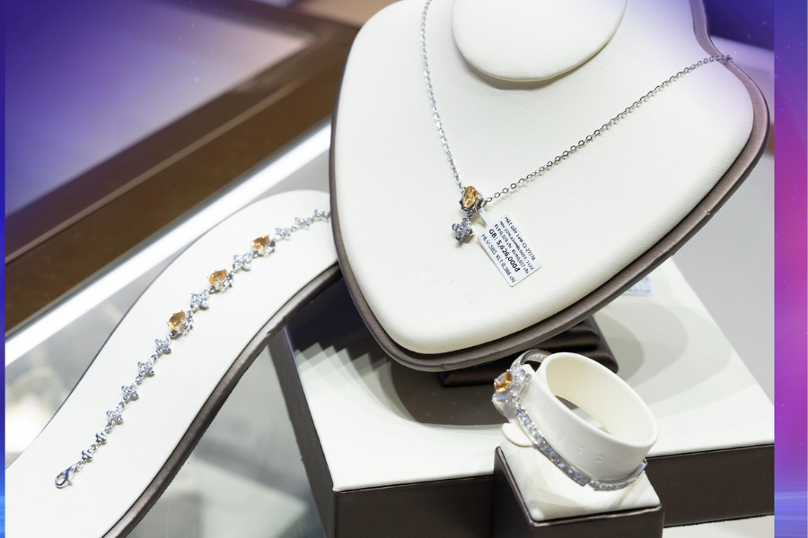 Showroom IJC Vincom Biên Hòa: Ưu Đãi Trang Sức Tặng Mỹ Phẩm Cao Cấp Đến Hết Tháng 2/2025 3 4 1
