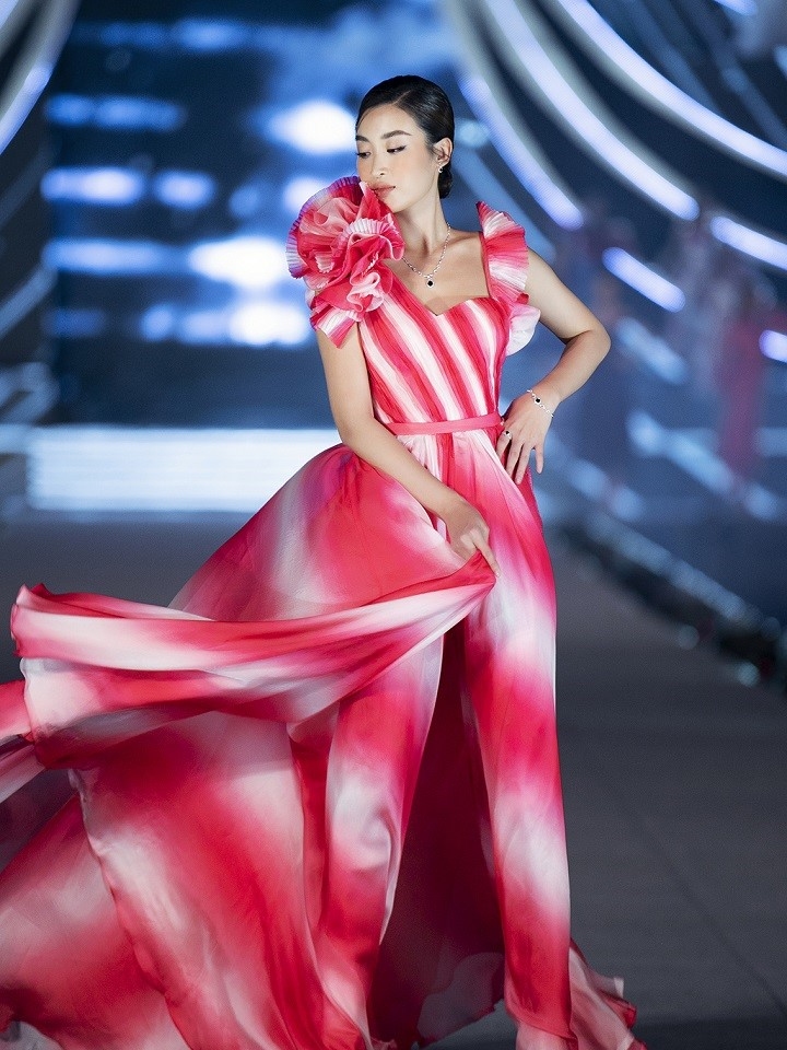 MỘT NĂM NHÌN LẠI: CẢI THIỆN, NỖ LỰC VÀ TĂNG TỐC 8 Hãy cùng IJC nhìn lại những người đẹp đã tin tưởng và lựa chọn trang sức đá quý IJC trong năm 2020 vừa qua là những ai nhé!