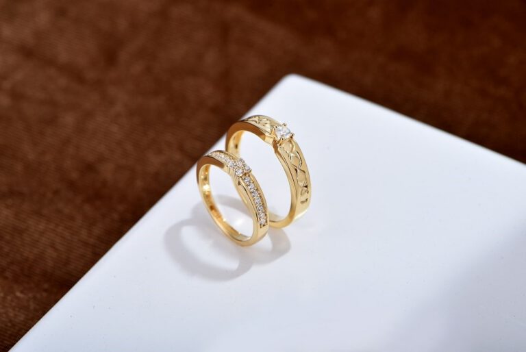 CHỌN NHẪN CƯỚI TỪ LOẠI VÀNG NÀO CHO NGÀY TRỌNG ĐẠI? 24 CHỌN NHẪN CƯỚI TỪ LOẠI VÀNG NÀO CHO NGÀY TRỌNG ĐẠI?