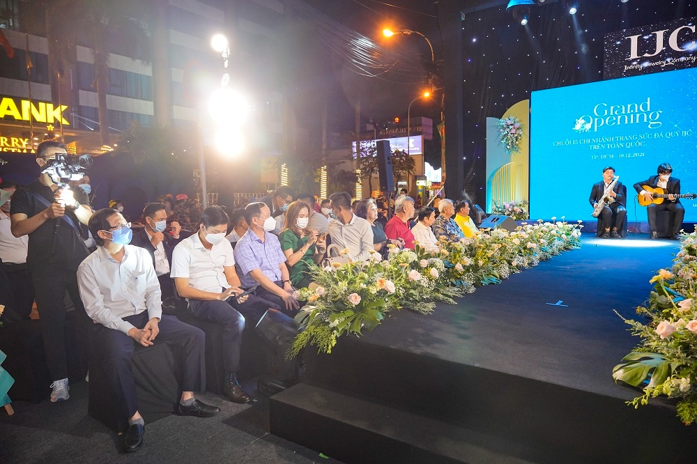 ĐỒNG LOẠT KHAI TRƯƠNG 15 CHI NHÁNH, IJC CHÍNH THỨC SỞ HỮU MẠNG LƯỚI 29 CHI NHÁNH TRÊN TOÀN QUỐC 8 ĐỒNG LOẠT KHAI TRƯƠNG 15 CHI NHÁNH, IJC CHÍNH THỨC SỞ HỮU MẠNG LƯỚI 29 CHI NHÁNH TRÊN TOÀN QUỐC