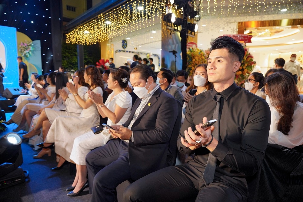 ĐỒNG LOẠT KHAI TRƯƠNG 15 CHI NHÁNH, IJC CHÍNH THỨC SỞ HỮU MẠNG LƯỚI 29 CHI NHÁNH TRÊN TOÀN QUỐC 7 ĐỒNG LOẠT KHAI TRƯƠNG 15 CHI NHÁNH, IJC CHÍNH THỨC SỞ HỮU MẠNG LƯỚI 29 CHI NHÁNH TRÊN TOÀN QUỐC