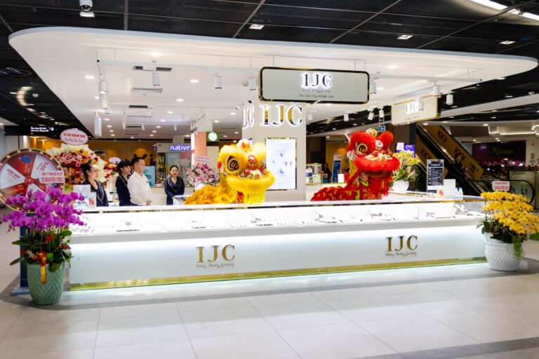 SHOWROOM IJC ĐÃ CÓ MẶT TẠI VINCOM PLAZA 3/2 QUẬN 10 9 SHOWROOM IJC ĐÃ CÓ MẶT TẠI VINCOM PLAZA 3/2 QUẬN 10