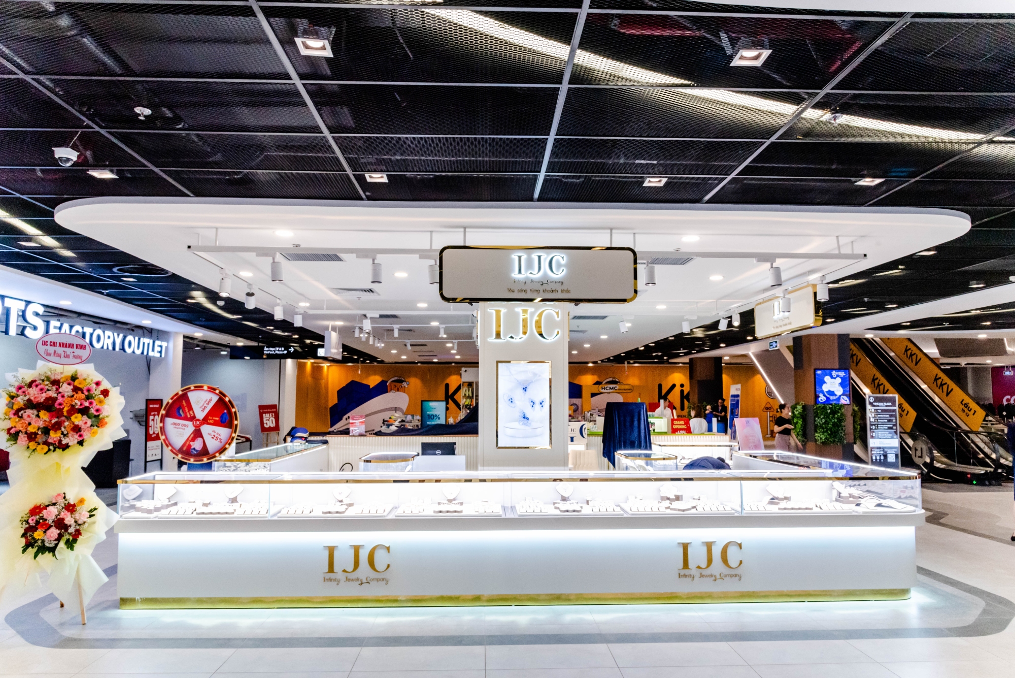 ĐÁ CZ LÀ GÌ? ĐÁ CZ CÓ ĐẮT KHÔNG? SO SÁNH ĐÁ CZ VÀ MOISSANITE 4 MAR_9029