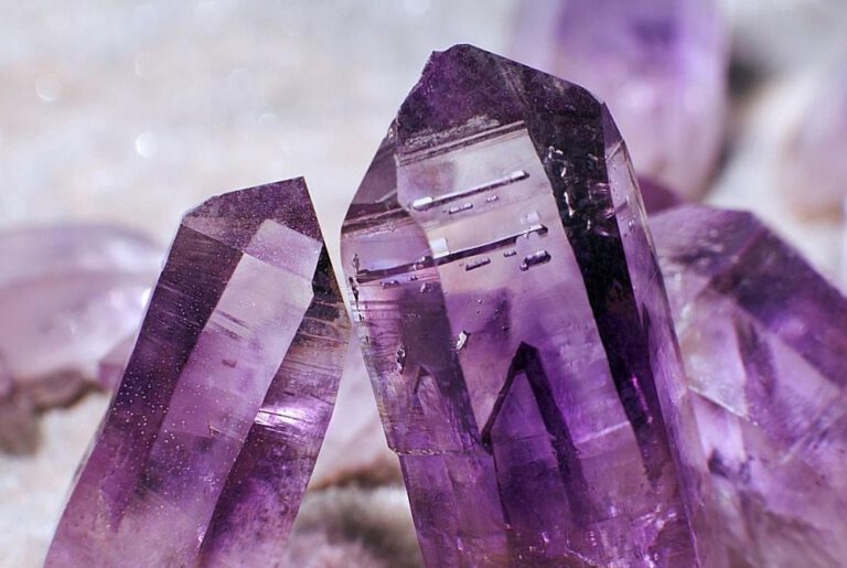 AMETHYST – ĐÁ QUÝ THIÊN NHIÊN CỦA SỰ ỔN ĐỊNH