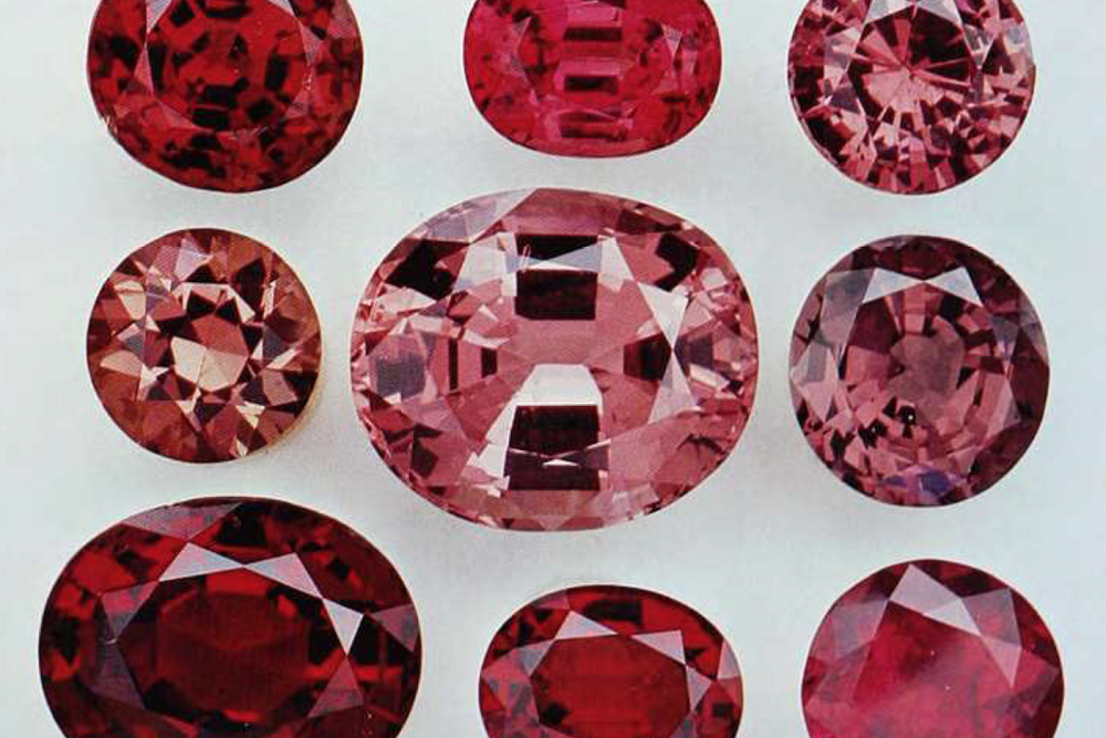 tiếng Phạn đã ưu ái gọi đá màu Spinel là “con gái của Ruby”