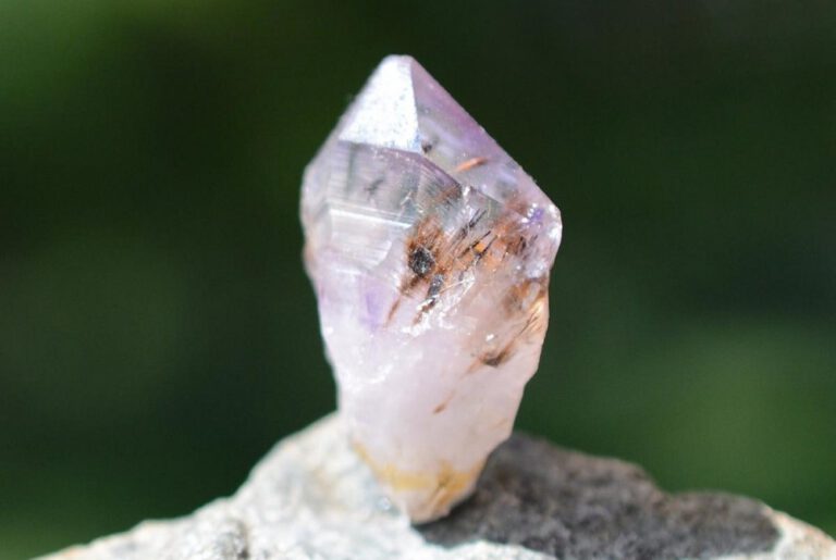 SUPER SEVEN CRYSTAL – DỊ THỂ ĐỘC NHẤT CỦA ĐÁ QUÝ THIÊN NHIÊN