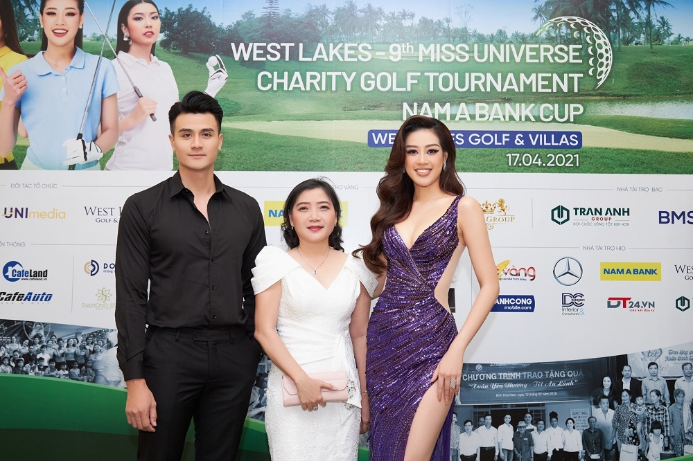 ĐẤU GIÁ BỘ TRANG SỨ STELLA TẠI GALA TỪ THIỆN HOA HẬU HOÀN VŨ VIỆT NAM 2021 3 ĐẤU GIÁ BỘ TRANG SỨ STELLA TẠI GALA TỪ THIỆN HOA HẬU HOÀN VŨ VIỆT NAM 2021