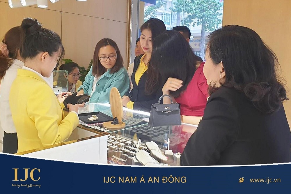 THÀNH CÔNG NGÀY KHAI TRƯƠNG SHOWROOM IJC THỨ 8