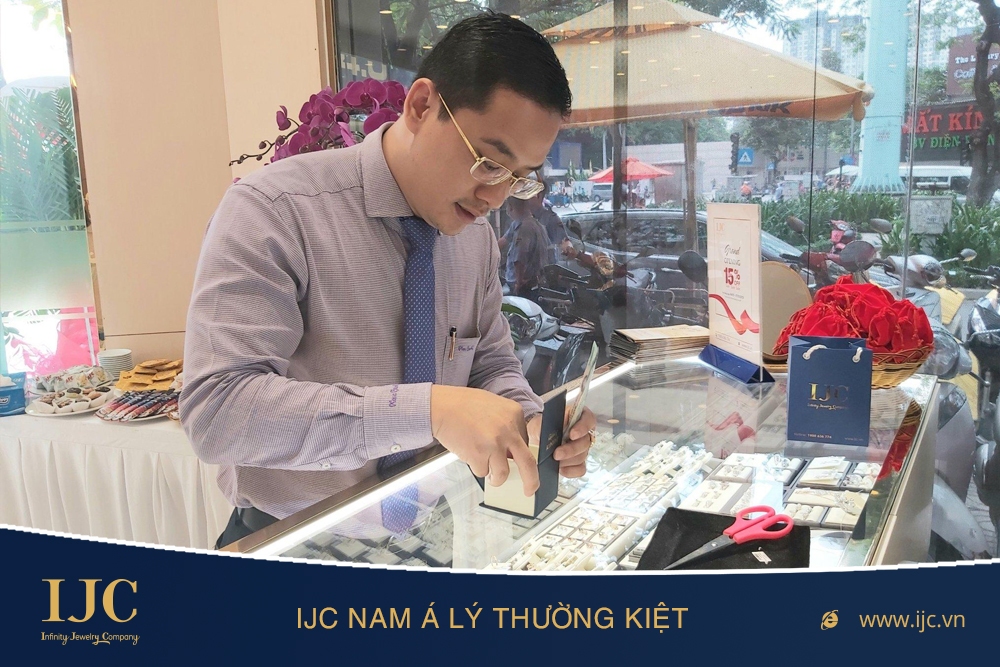 khai trương showroom tại ngân hàng nam á chi nhánh lý thường kiệt