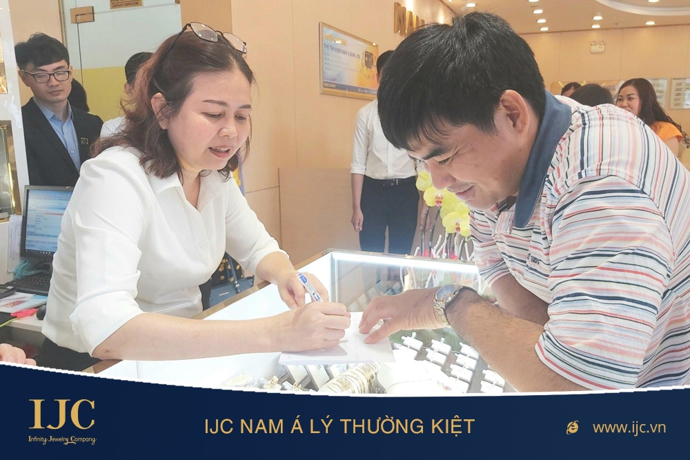 khai trương showroom tại ngân hàng nam á chi nhánh lý thường kiệt