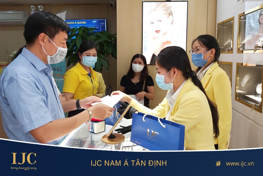 khai trương showroom tại ngân hàng nam á chi nhánh tân định