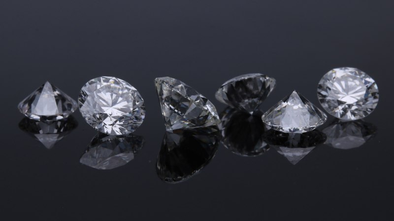 ĐÁ MOISSANITE LÀ GÌ? GIÁ ĐÁ MOISSANITE BAO NHIÊU? 1 mois 1 1