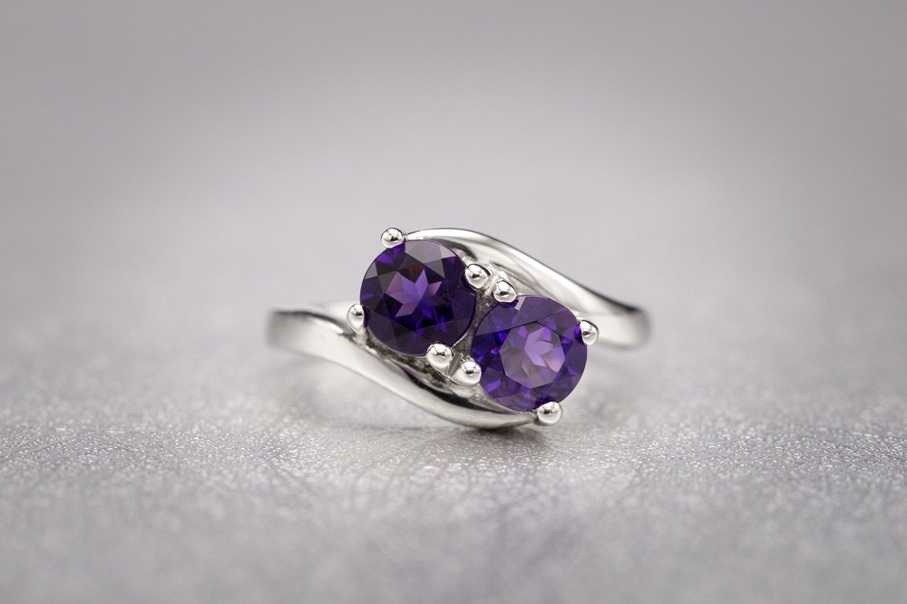 nhan dinh hon da quy thien nhien amethyst