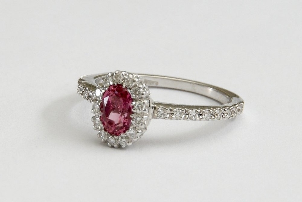 GỢI Ý CHỌN ĐÁ QUÝ THIÊN NHIÊN CHO NHẪN ĐÍNH HÔN