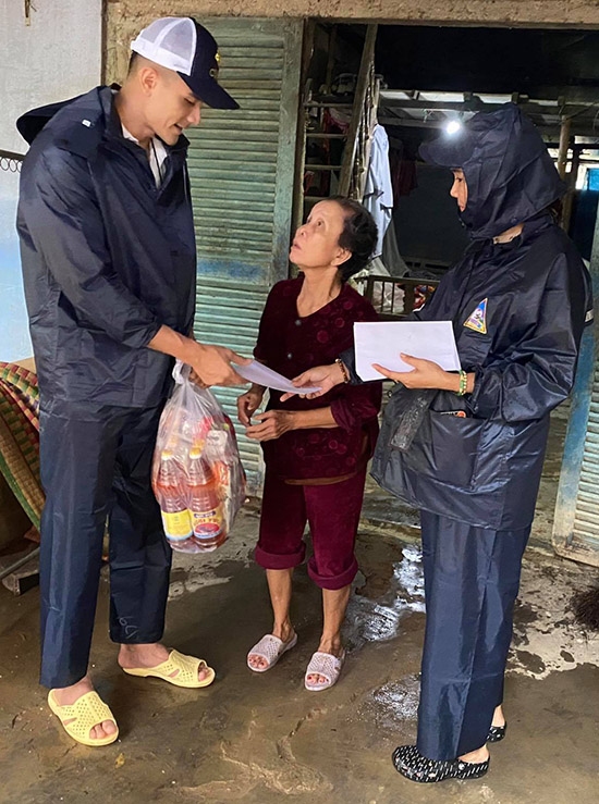 CHƯƠNG TRÌNH THIỆN NGUYỆN HƯỚNG VỀ MIỀN TRUNG