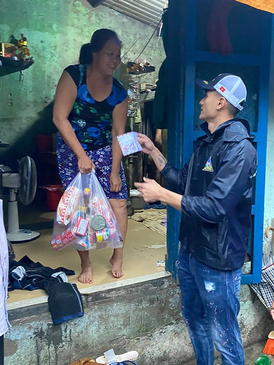 CHƯƠNG TRÌNH THIỆN NGUYỆN HƯỚNG VỀ MIỀN TRUNG