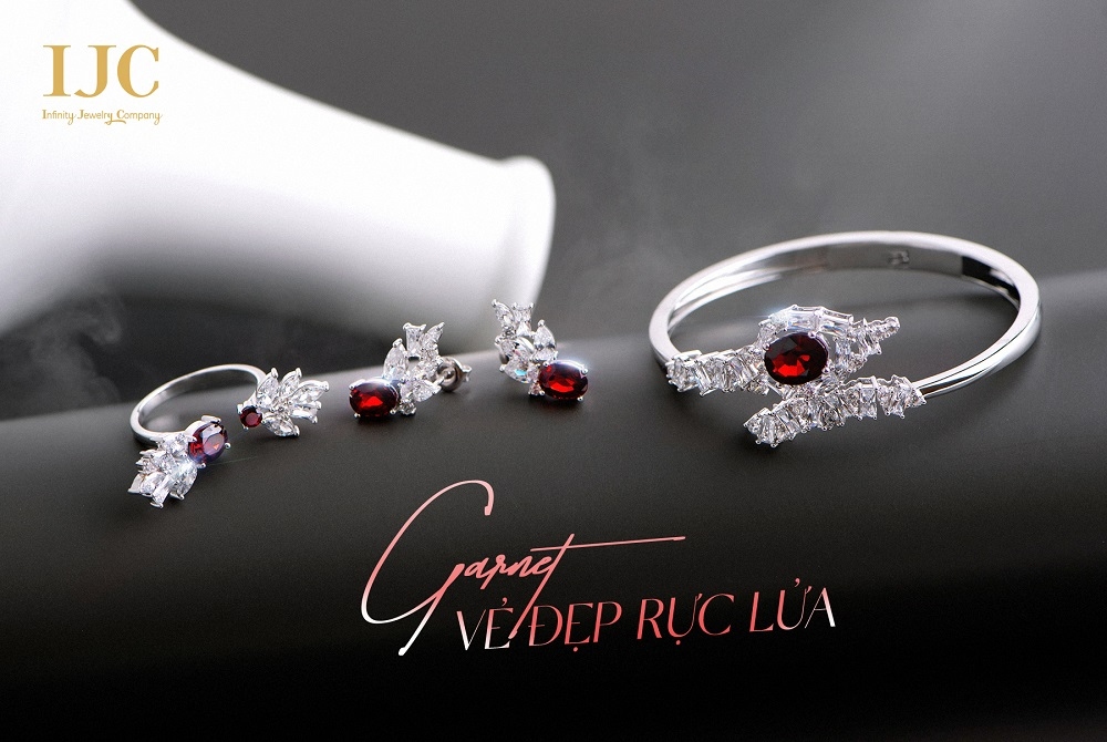 ve de ruc lua cua trang suc da quy garnet