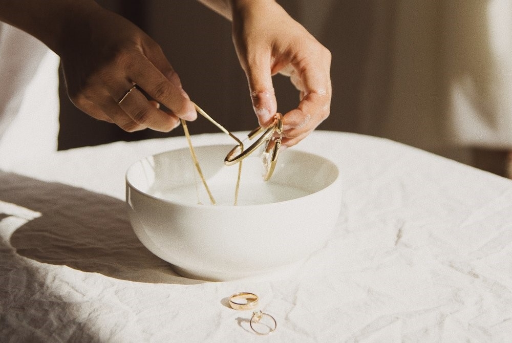 BẢO VỆ TRANG SỨC ĐÁ QUÝ ĐÚNG CÁCH TRONG MÙA HÈ NÀY 2 BẢO VỆ TRANG SỨC ĐÁ QUÝ ĐÚNG CÁCH TRONG MÙA HÈ NÀY