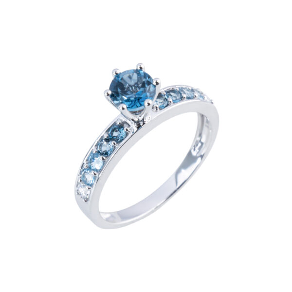 Nhẫn đính đá Topaz