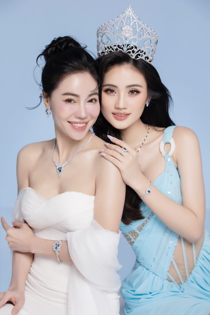 Bộ Ba Nhà Sen Vàng Cùng Toả Sáng Trong Trang Sức Cao Cấp Của IJC 3 86A2466 2