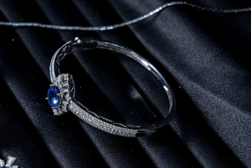 Đá Sapphire Là Gì? Giá Trị Phong Thủy Và Ý Nghĩa Của Đá Quý Sapphire 4 image 31