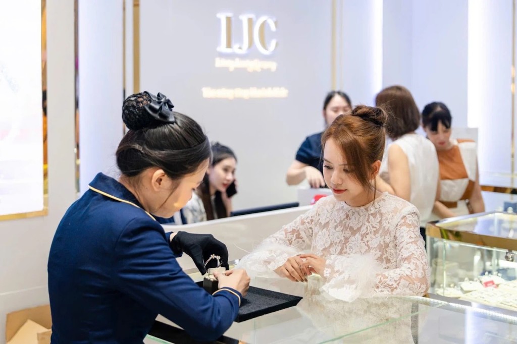 Cửa Hàng Trang Sức Đá Quý IJC AEON Mall Bình Dương: Điểm Đến Cho Người Yêu Trang Sức 4 cửa hàng trang sức đá quý bình dương,