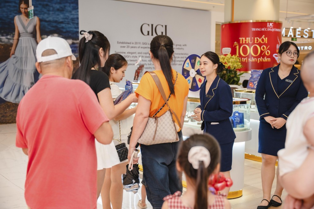 GRAND OPENING - IJC HÀ NỘI CENTRE CHÍNH THỨC KHAI TRƯƠNG CHÀO ĐÓN HÀNG TRĂM LƯỢT KHÁCH 2 IJC 180
