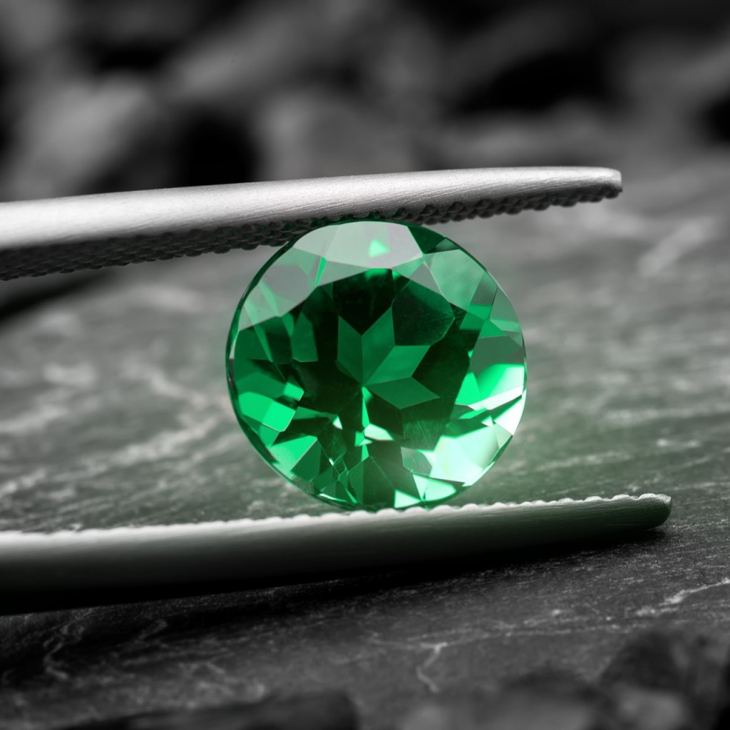 Birthstone Là Gì? Gợi Ý Chọn Trang Sức Đá Quý Theo Ngày Sinh Tháng Sinh 6 đá Emerald,